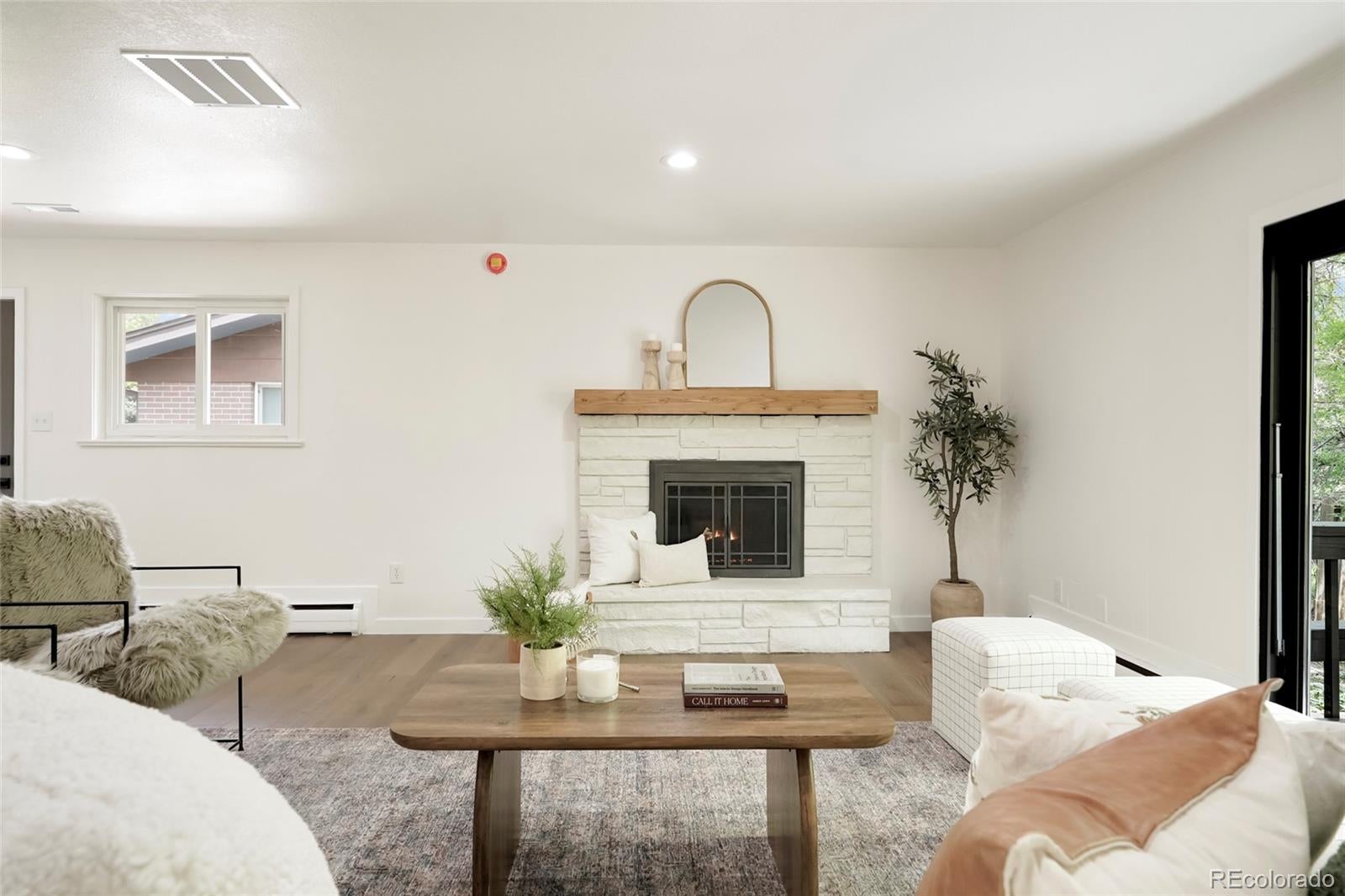 3352 Vivian Drive