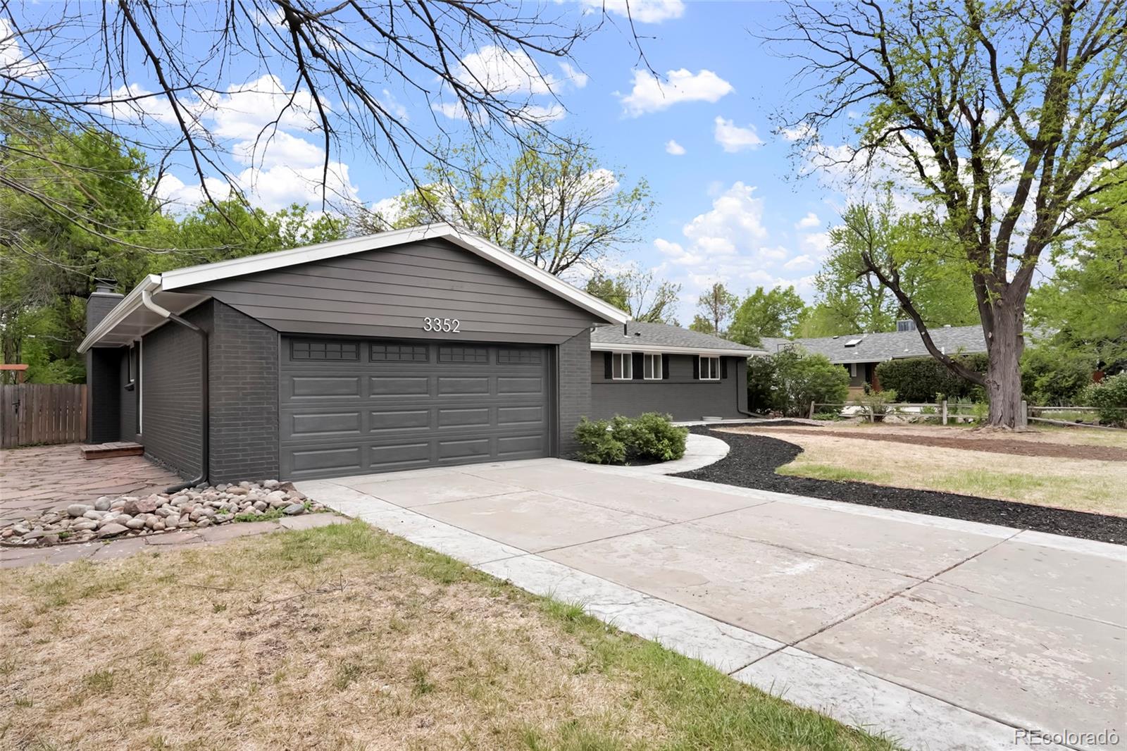 3352 Vivian Drive