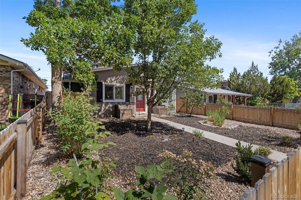 Photo of 1424 Tamarac Street, Denver, CO 80220 (MLS # 8888528)