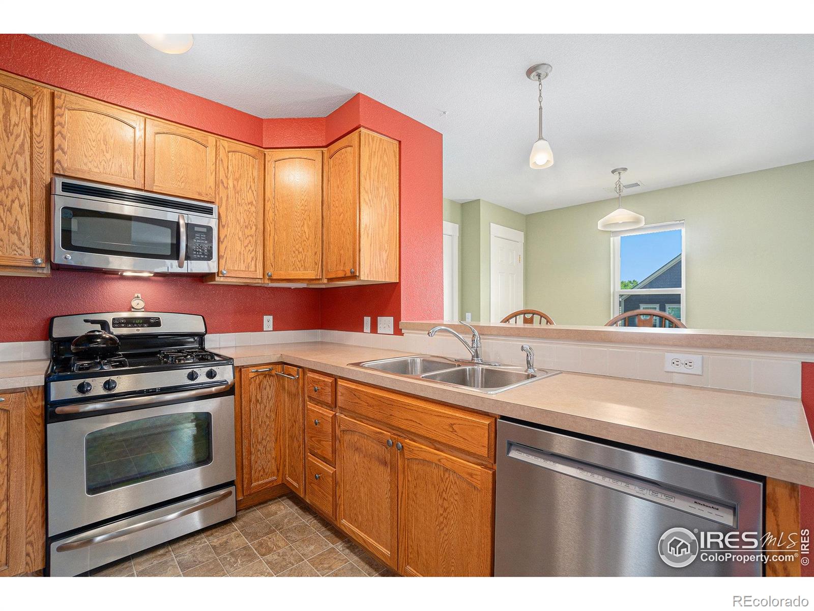 237 Cardinal Way 202, Longmont, CO, 80501 3 237 Cardinal Way 202