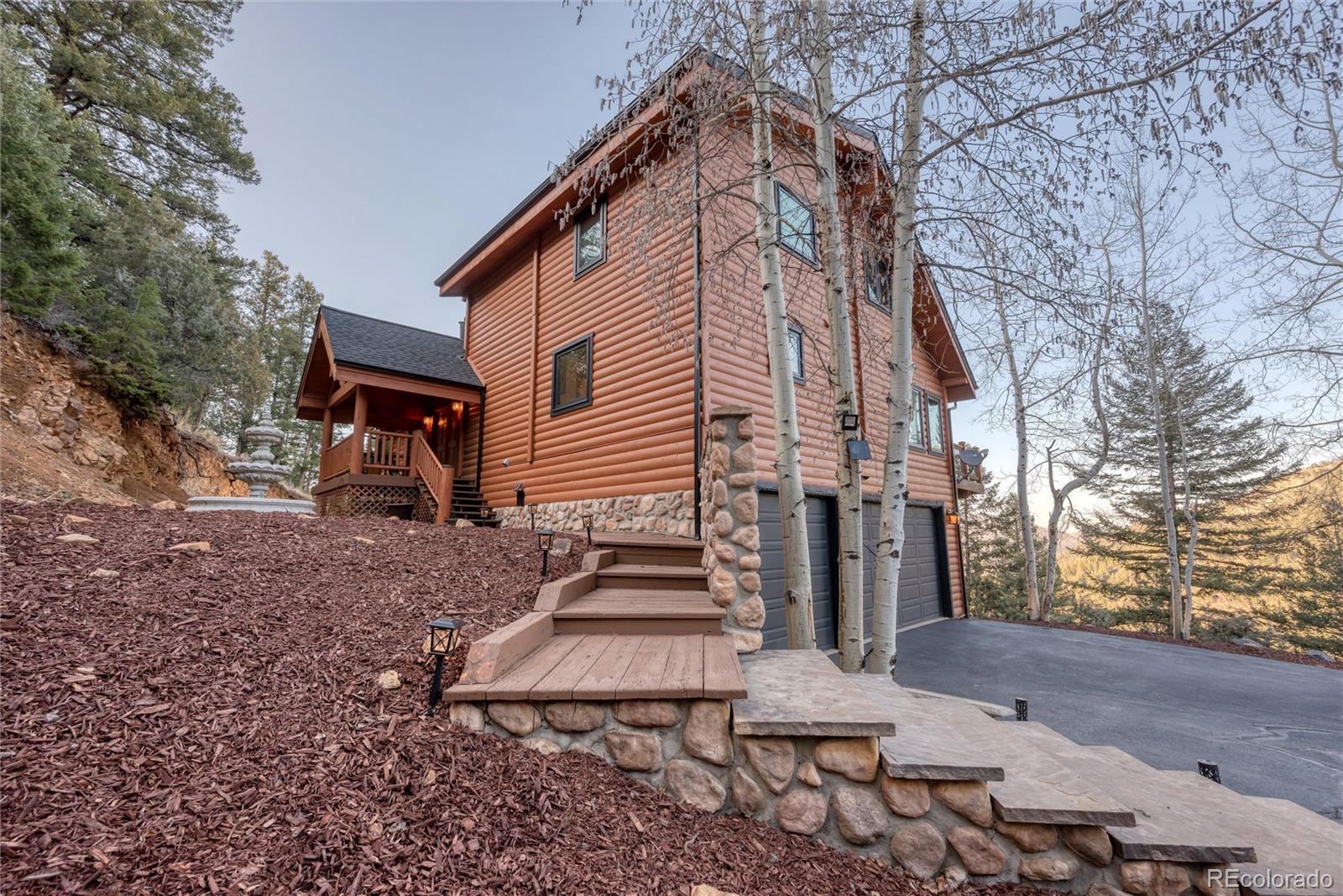 1055 Saddleback Drive