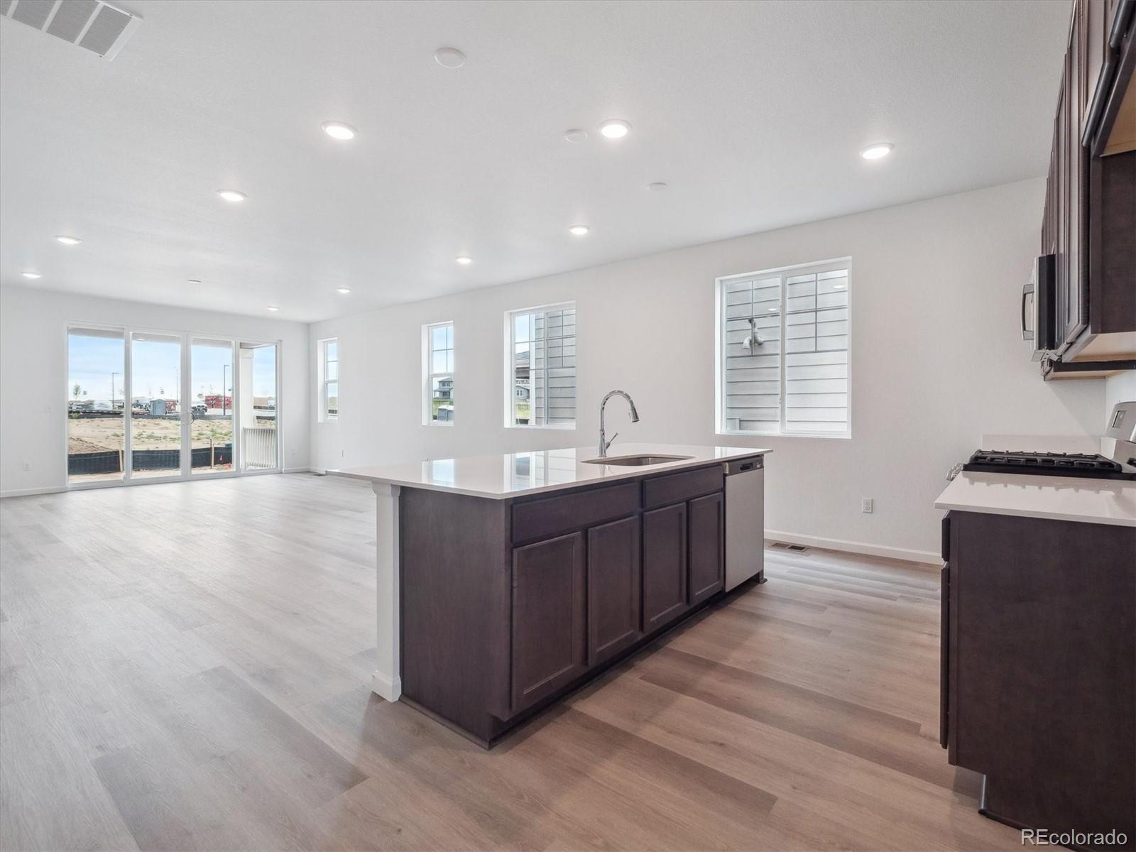 24787 E 40th Avenue, Aurora, CO, 80019 3 24787 E 40th Avenue