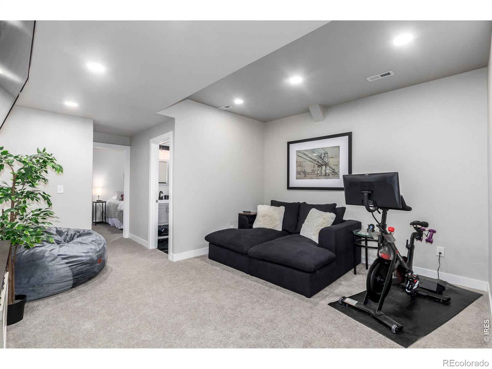 1440 W 67th Avenue