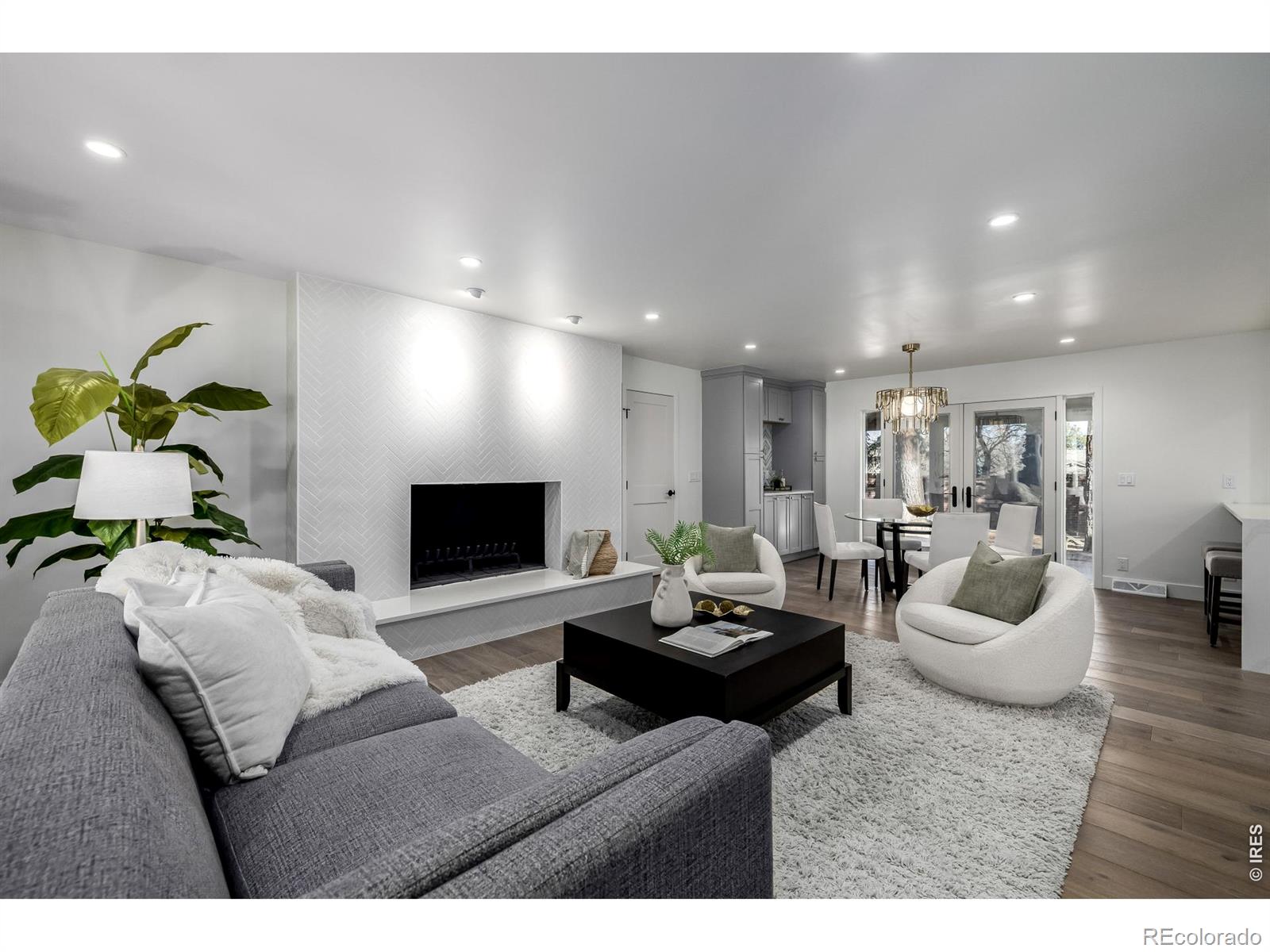 3 E Belleview Drive