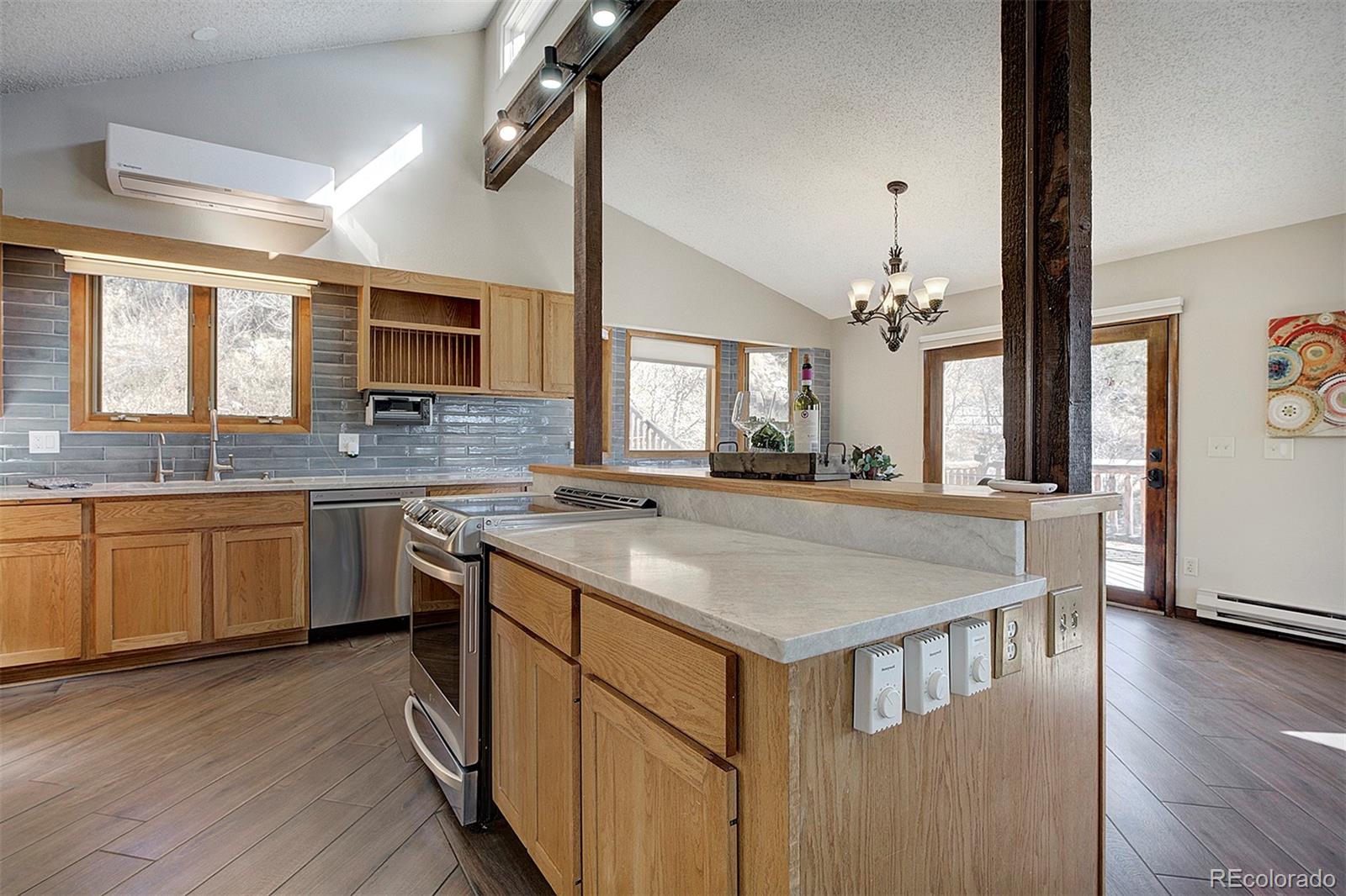 6561 Ridgeview Drive