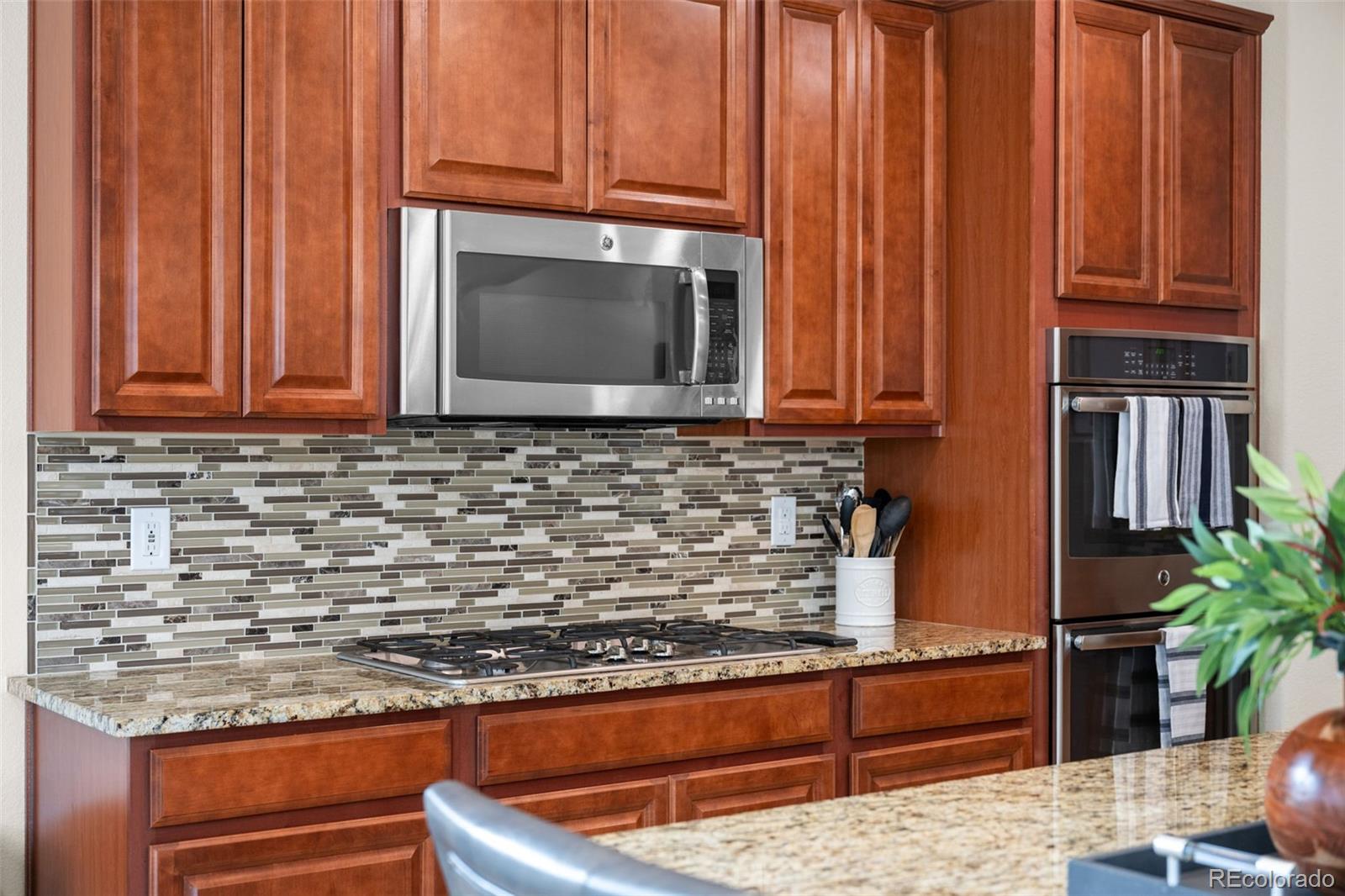 2414 Leafdale Circle