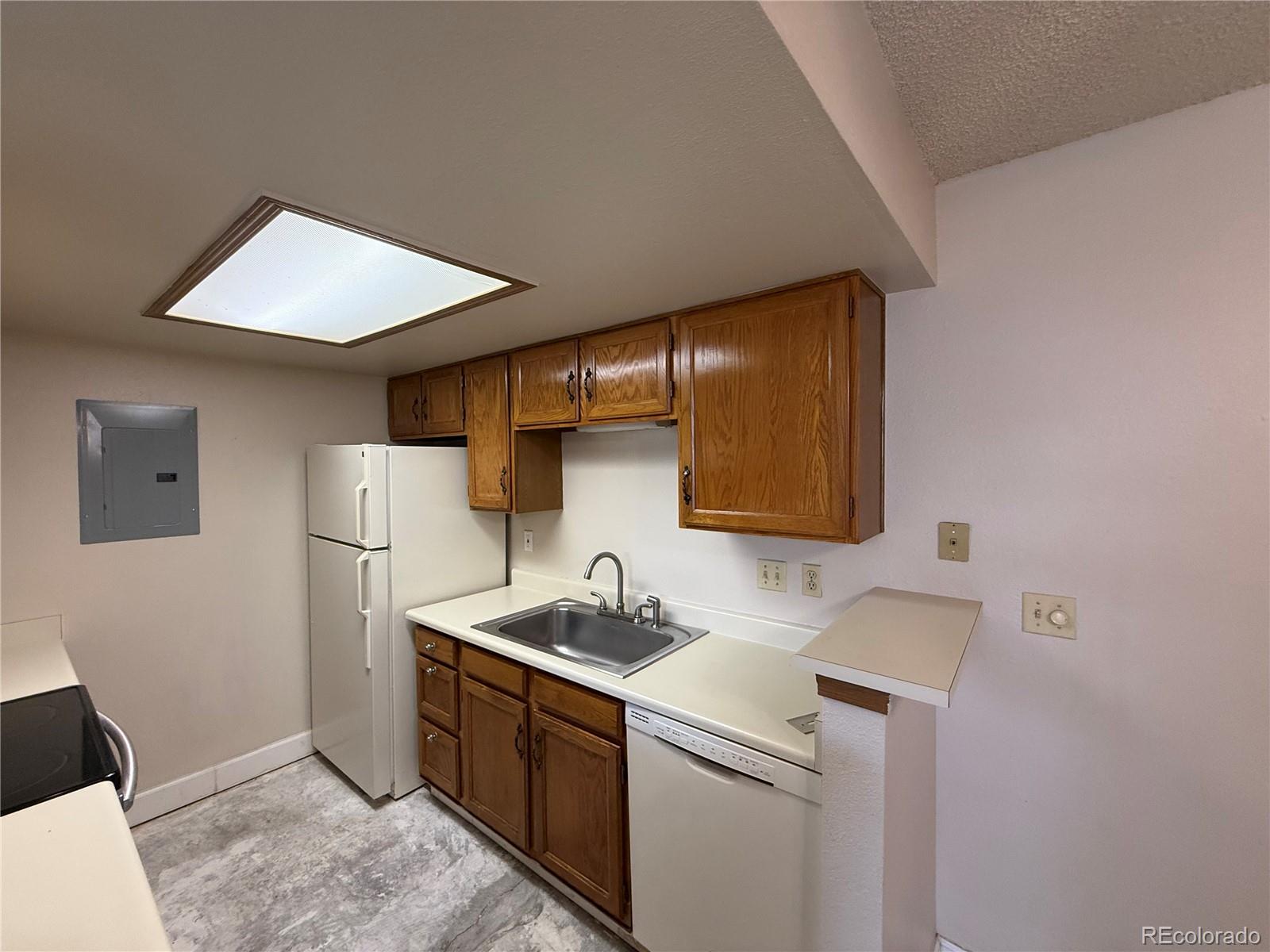 931 S Zeno Way 106