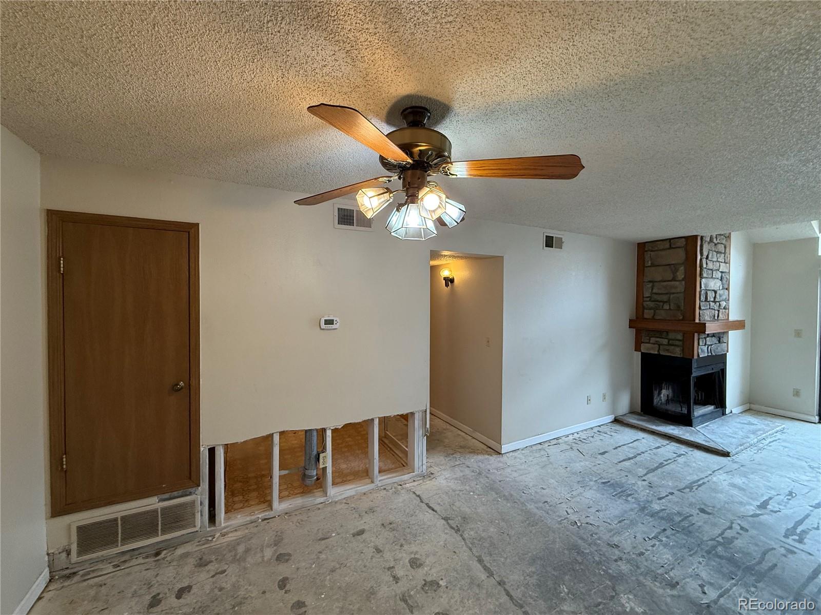 931 S Zeno Way 106