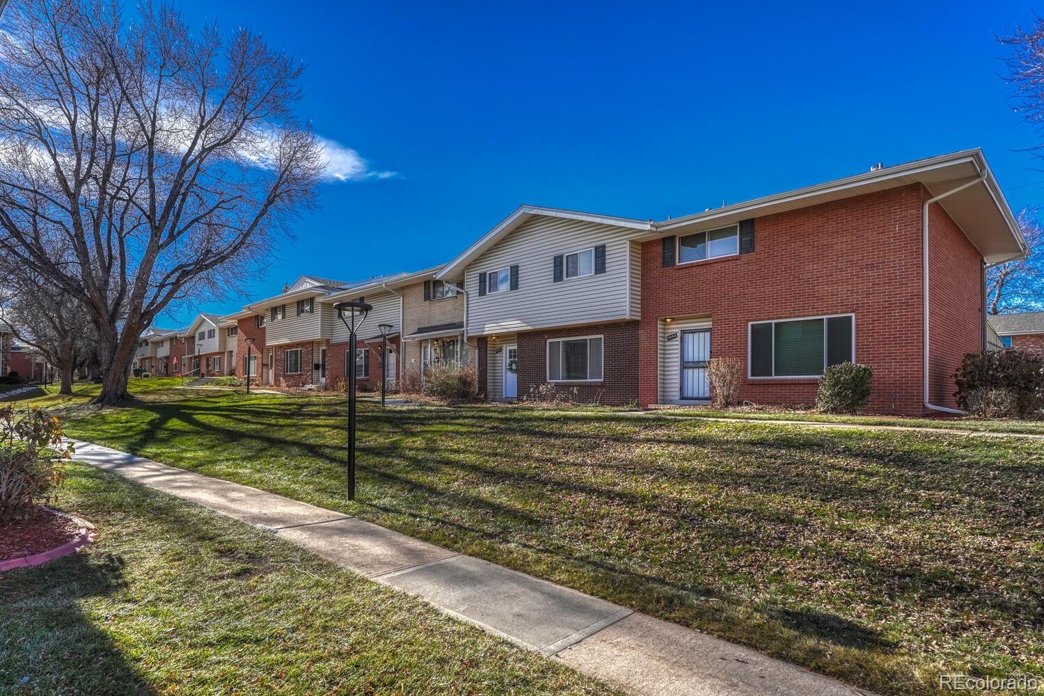 9004 E Mansfield Avenue