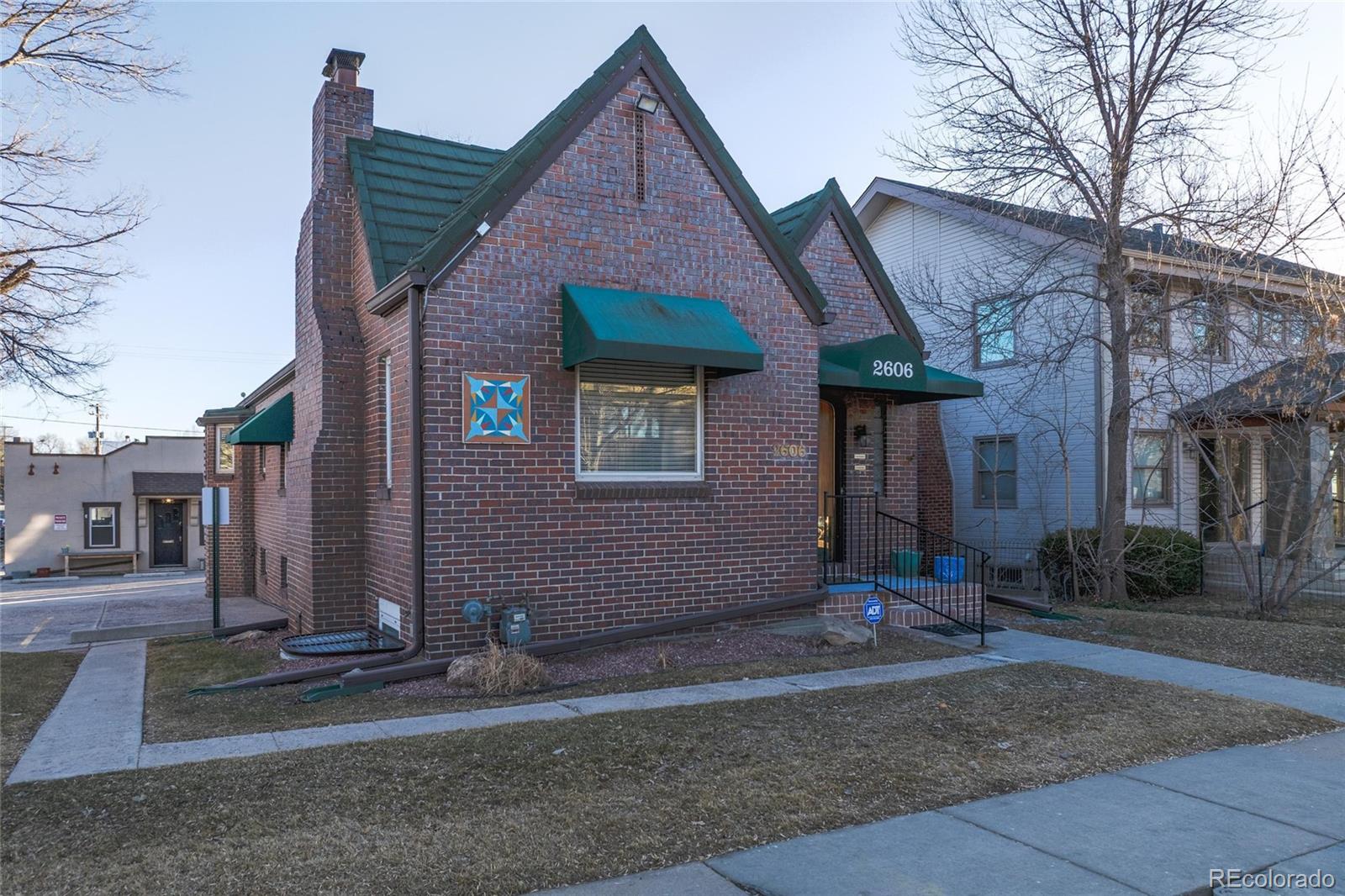 2606 W Alamo Avenue