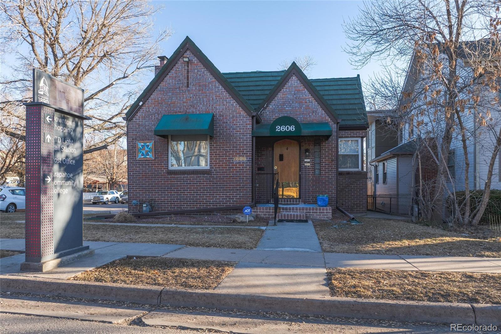 2606 W Alamo Avenue