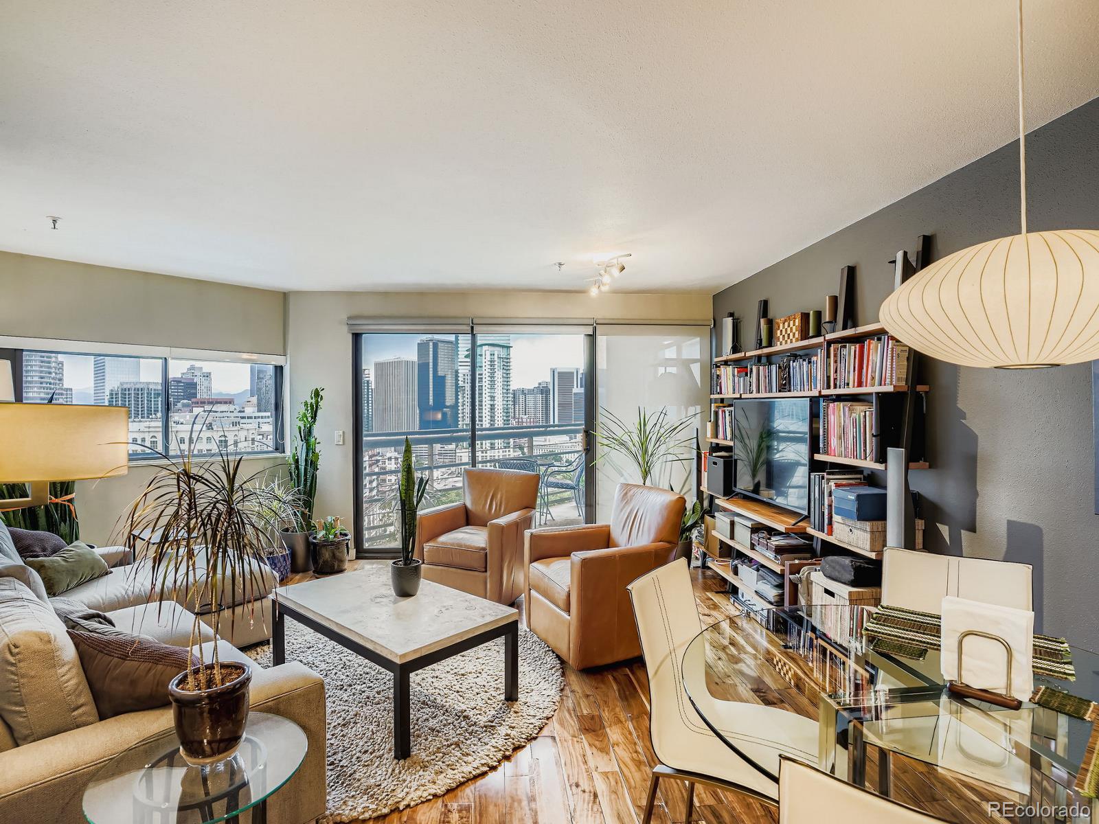 100 Park Avenue W 1608