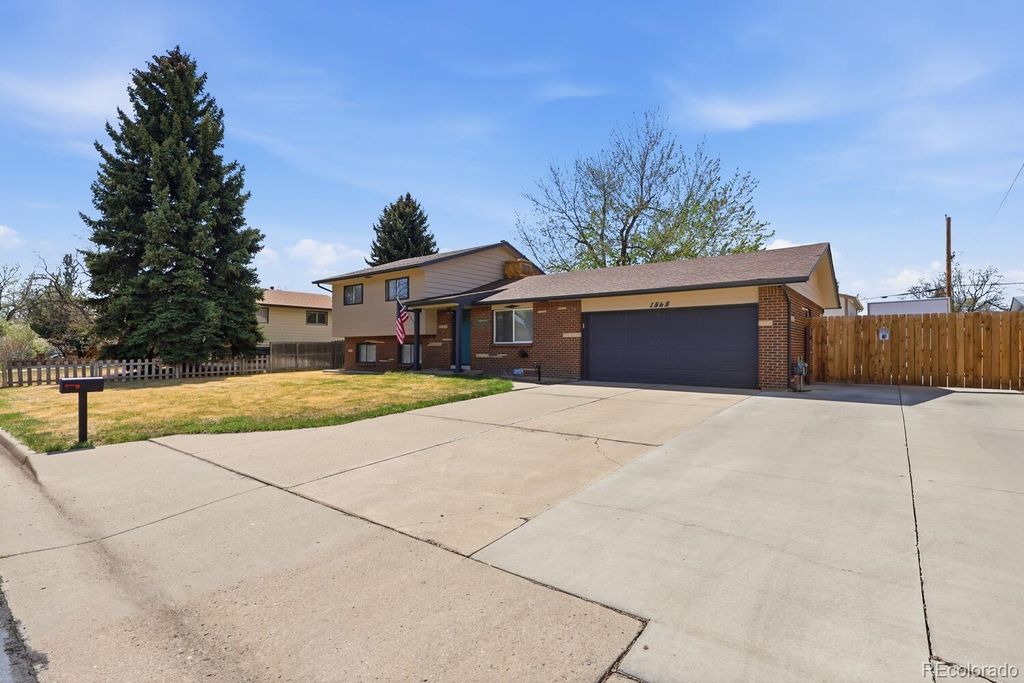 Photo of 1565 S Otis Street, Lakewood, CO 80232 (MLS # 2926735)