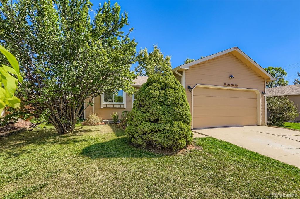 Photo of 2108 Tulip Street, Longmont, CO 80501 (MLS # 8224454)