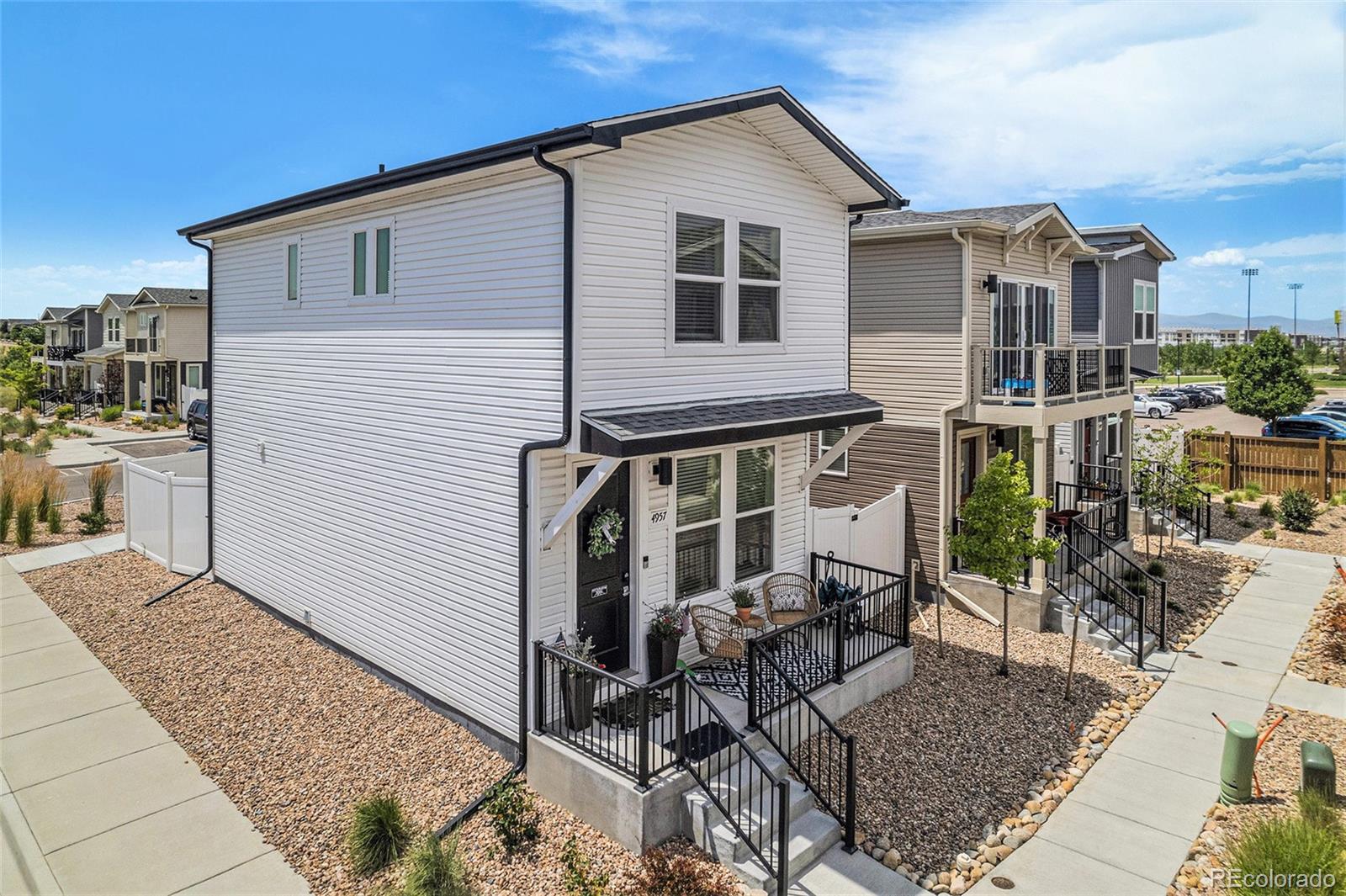 4957 N Walden Way