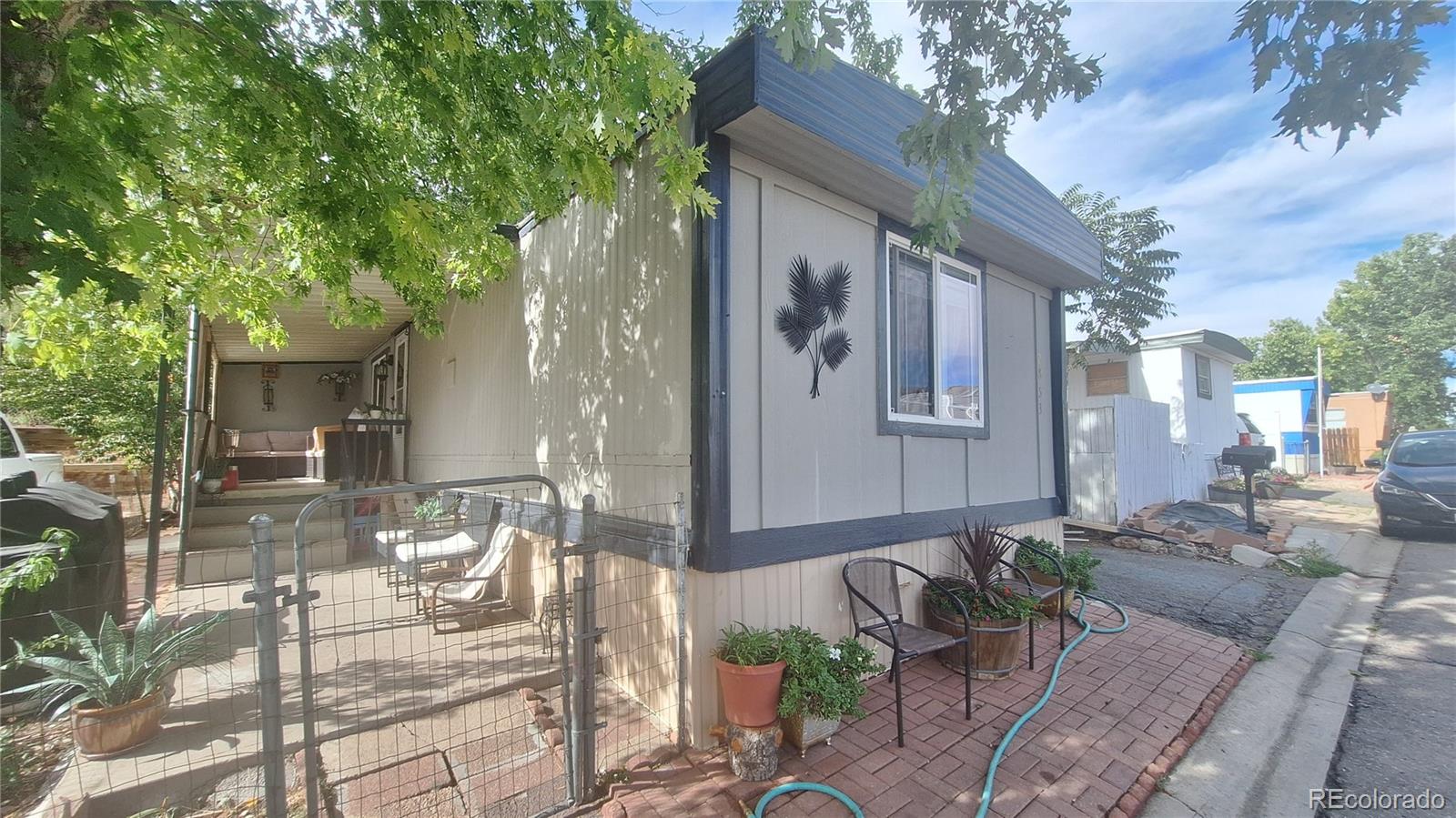 2853 Blue Jay Street