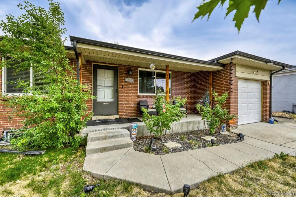 Photo of 1248 S Eaton Street, Lakewood, CO 80232 (MLS # 9748785)