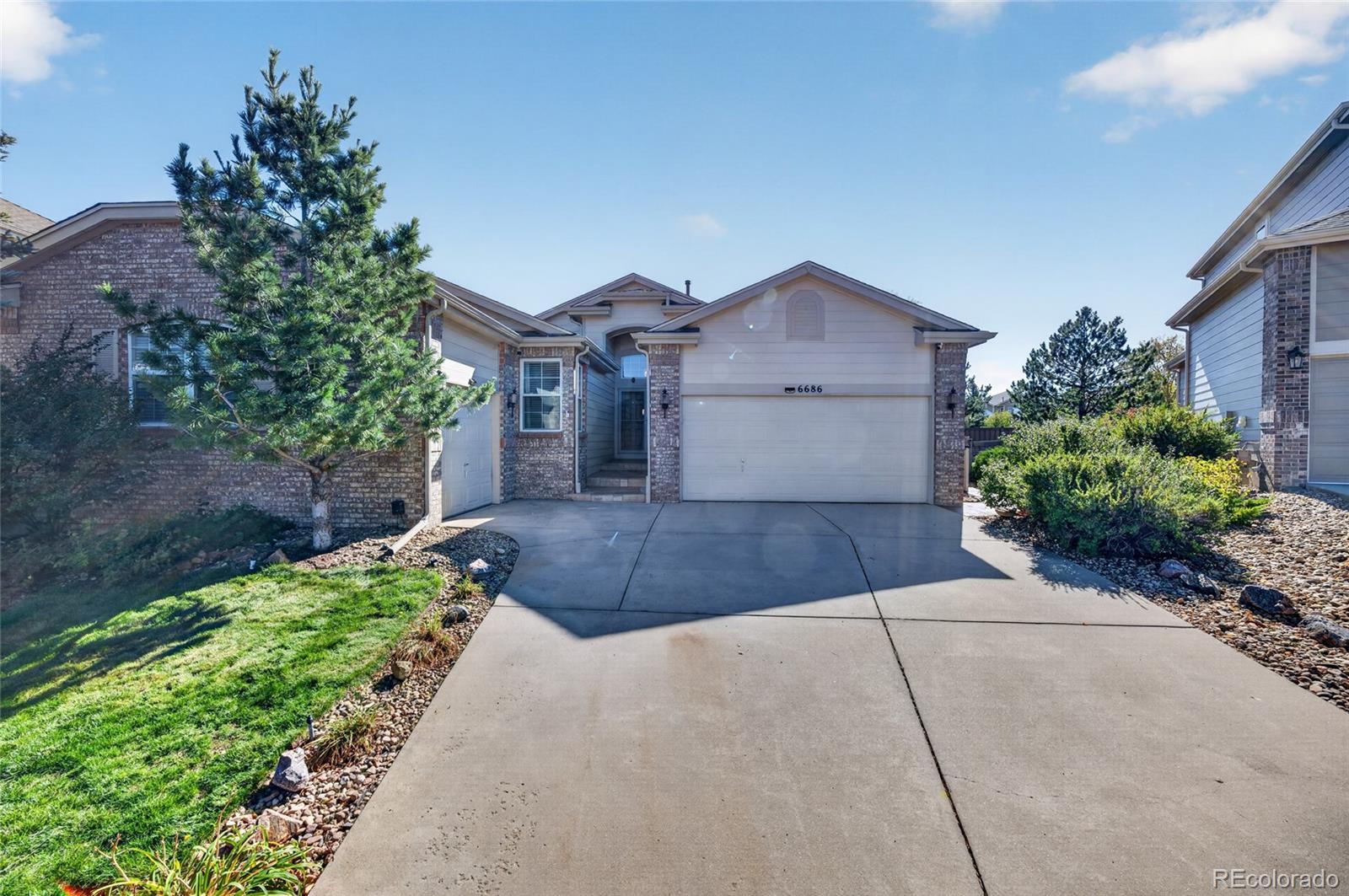 6686 Solana Drive