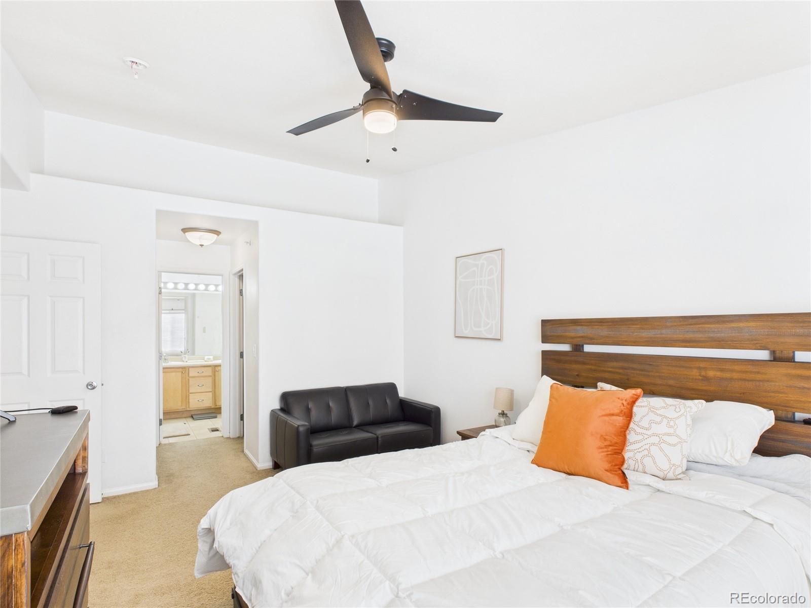 474 Black Feather Loop 412