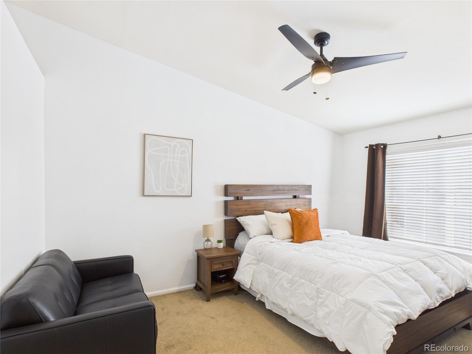 474 Black Feather Loop 412