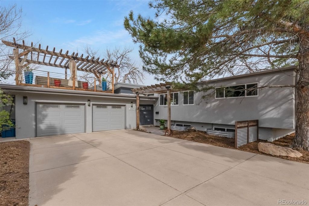Photo of 13737 W Virginia Drive, Lakewood, CO 80228 (MLS # 8940845)