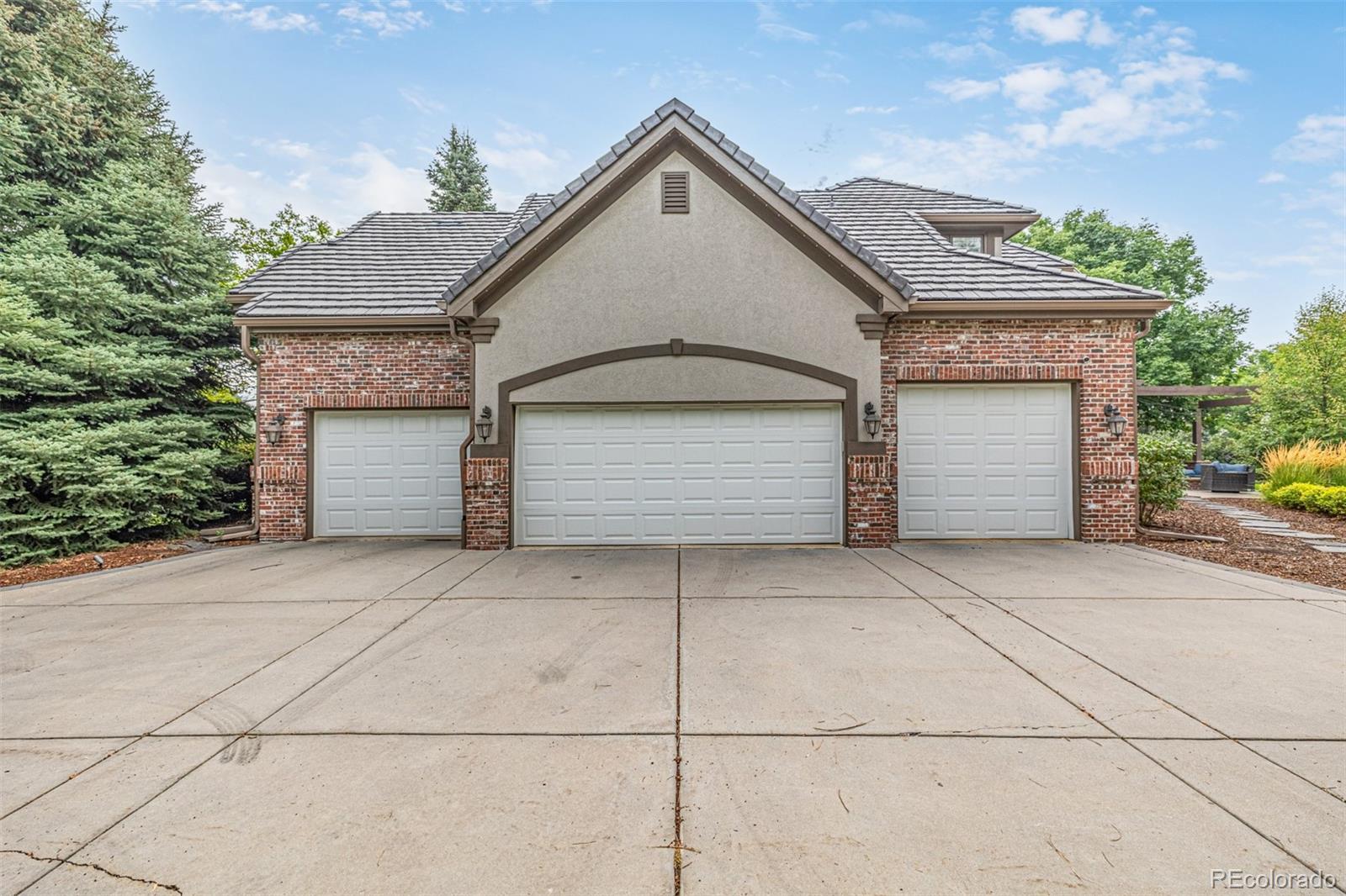 4170 E Linden Lane