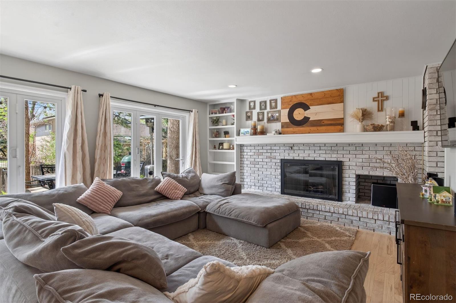 4823 E Links Circle
