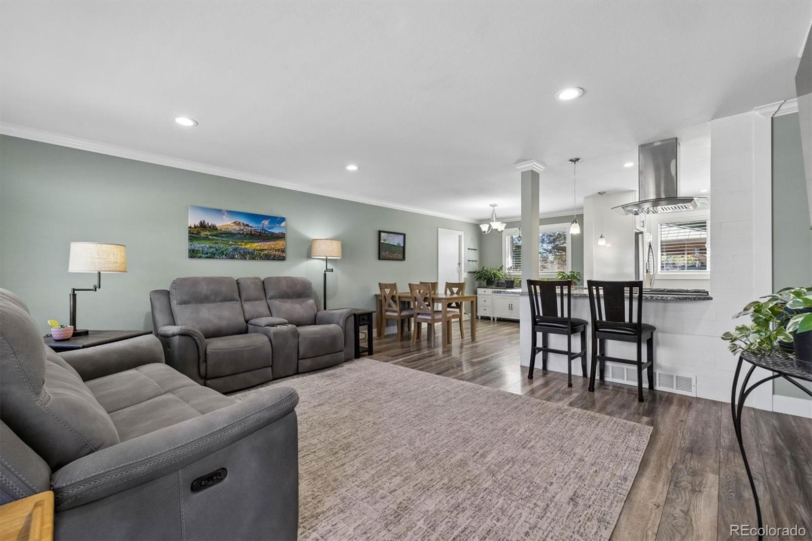 3250 W Saratoga Avenue