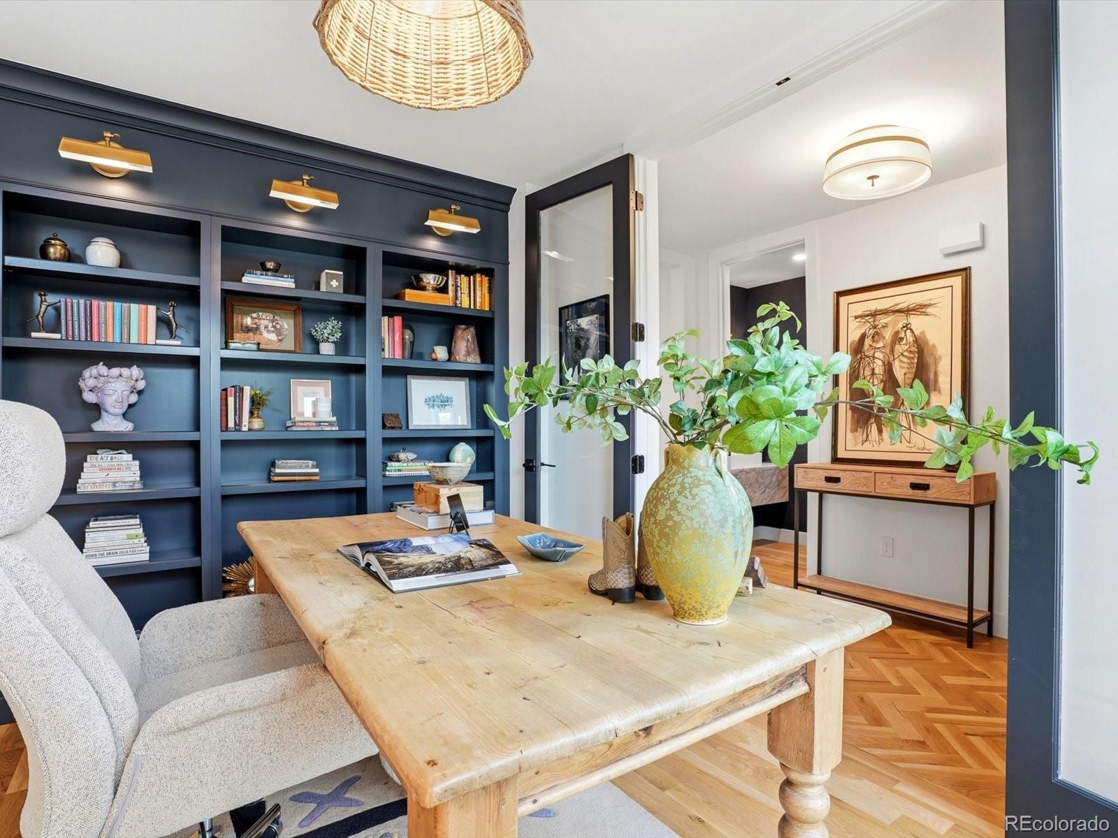 2011 N Gaylord Street