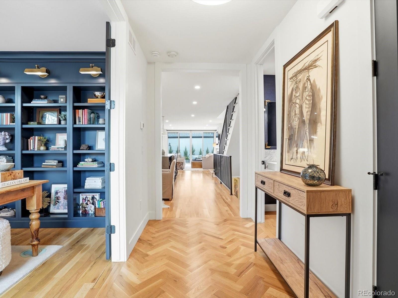 2011 N Gaylord Street