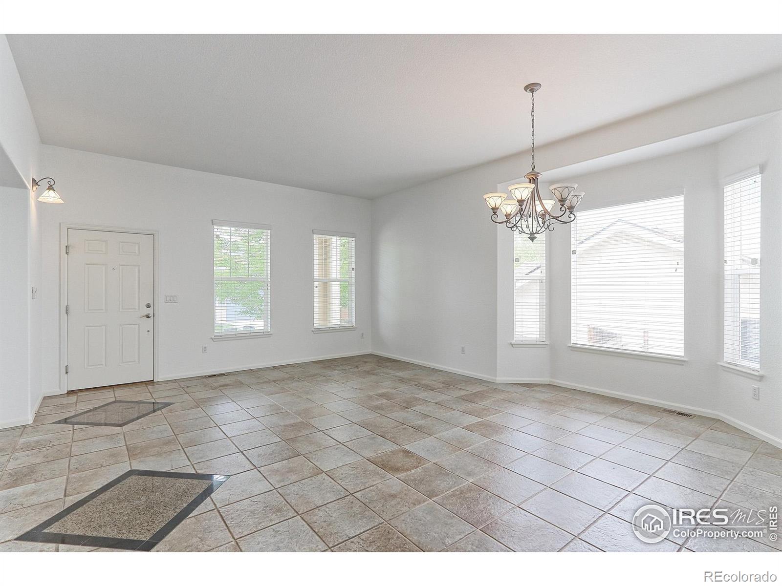 2631 E 136th Place