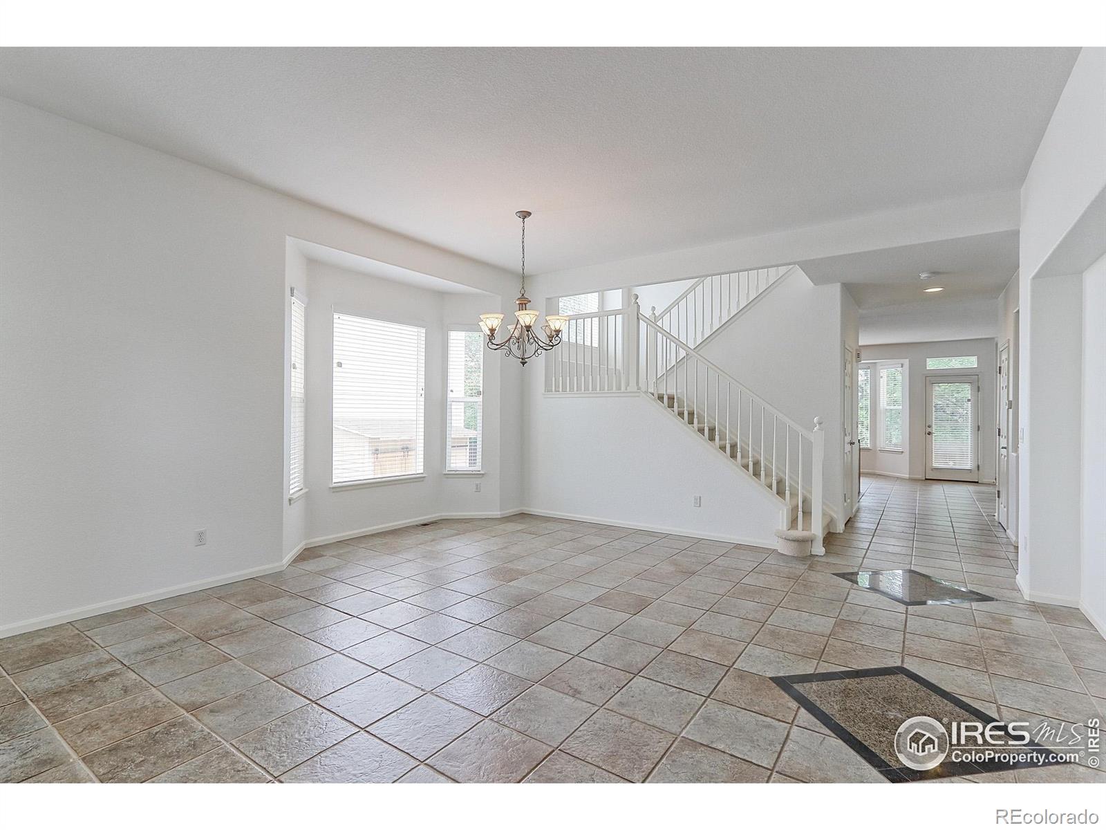 2631 E 136th Place