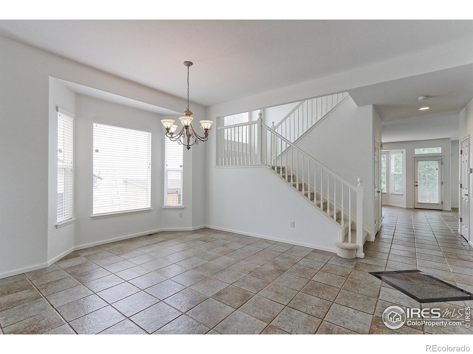 2631 E 136th Place