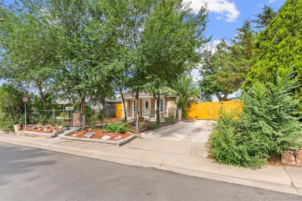 Photo of 1272 Ulster Street, Denver, CO 80220 (MLS # 7395267)