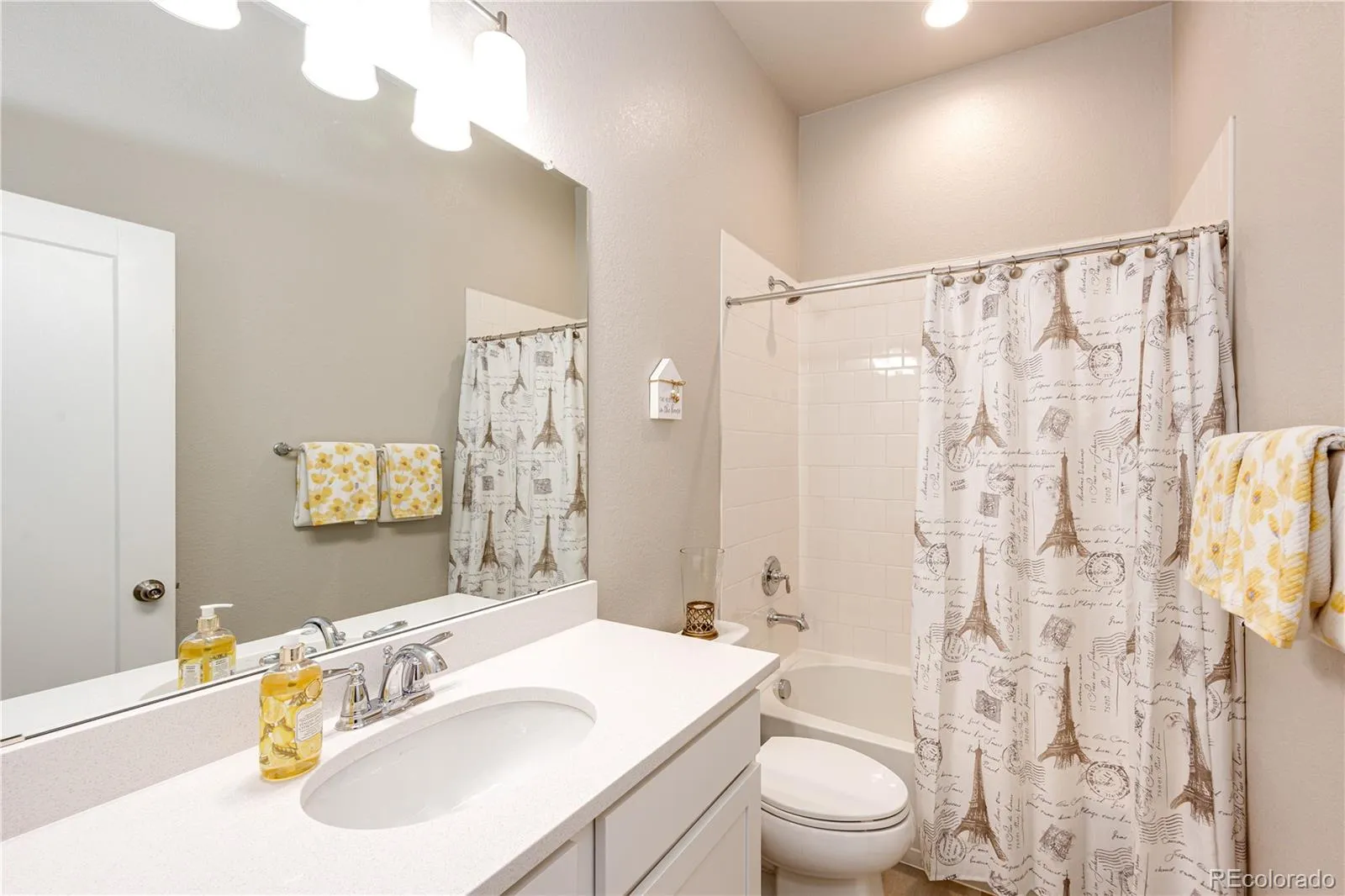 Aurora, Colorado 80019, United States, 4 Bedrooms Bedrooms, ,3 BathroomsBathrooms,Residential,Active,249285