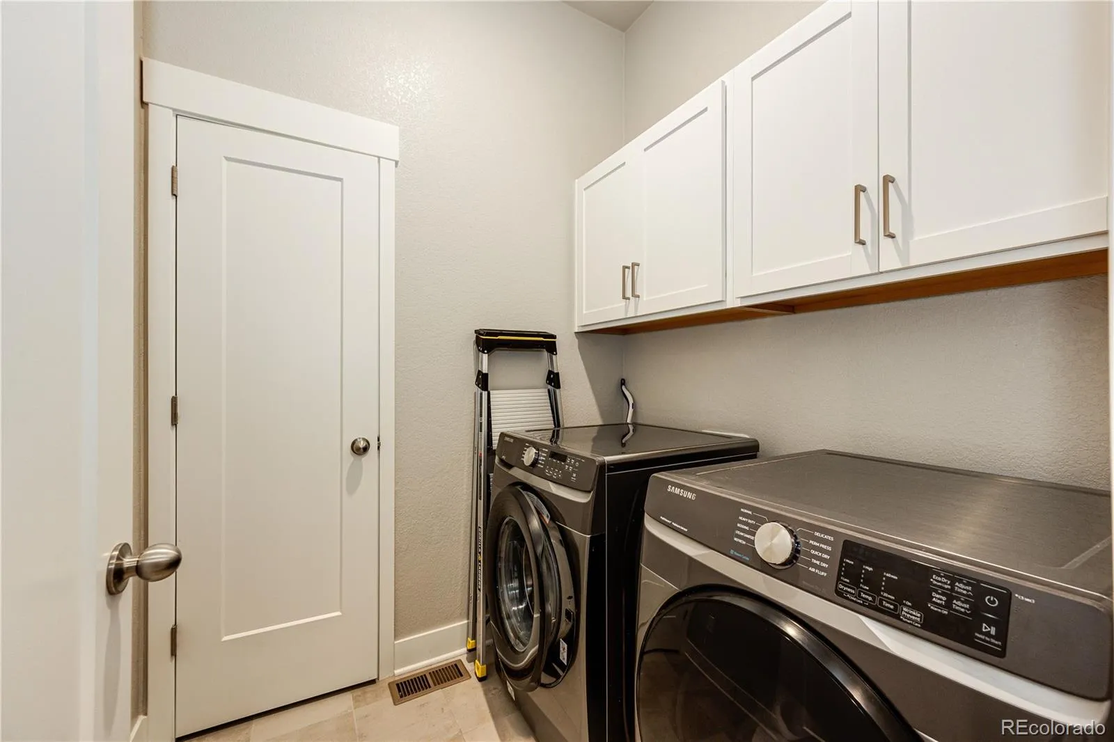 Aurora, Colorado 80019, United States, 4 Bedrooms Bedrooms, ,3 BathroomsBathrooms,Residential,Active,249285