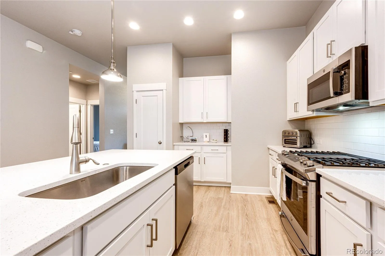 Aurora, Colorado 80019, United States, 4 Bedrooms Bedrooms, ,3 BathroomsBathrooms,Residential,Active,249285