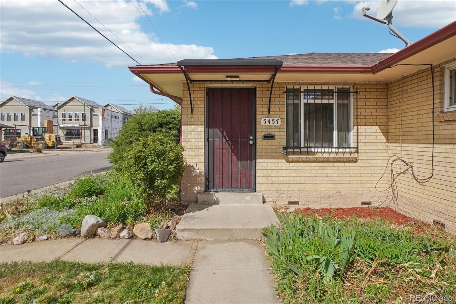 5457-5455 E 36th Avenue