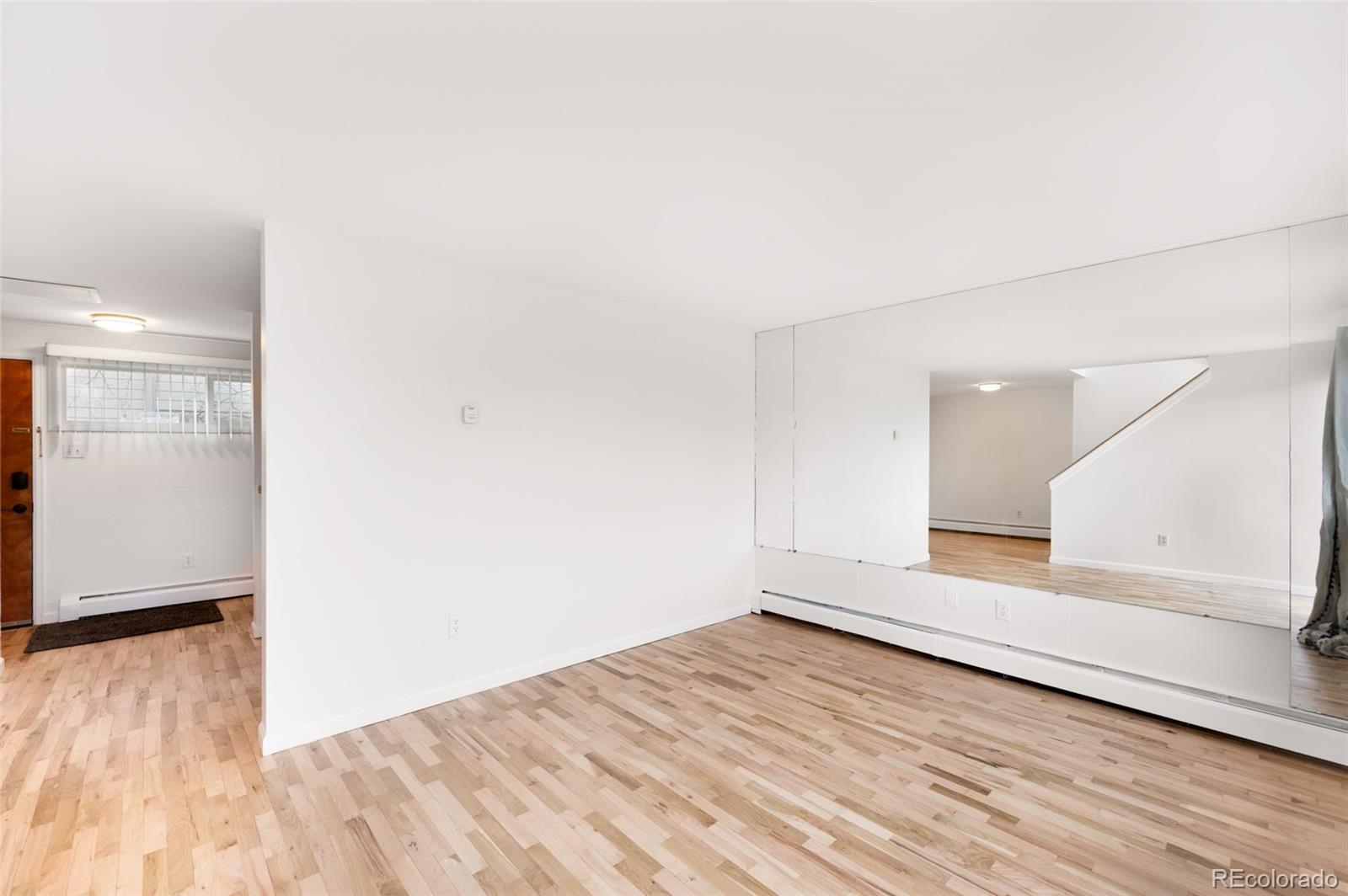 1842 Canyon Boulevard 202