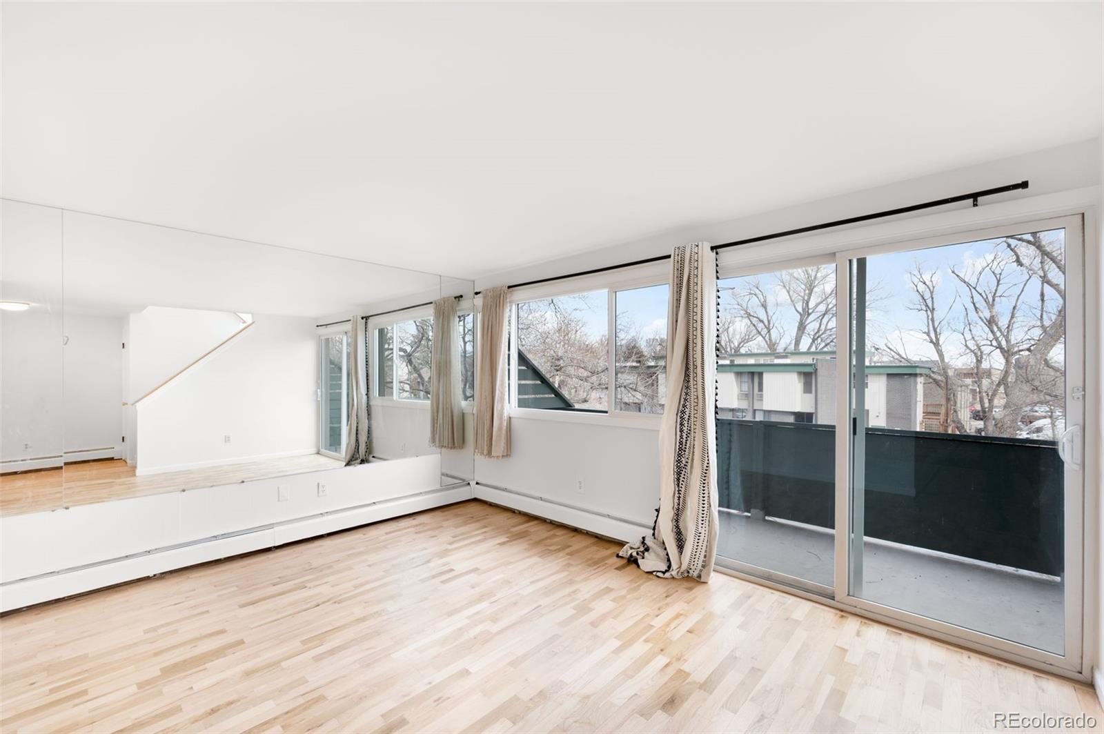 1842 Canyon Boulevard 202