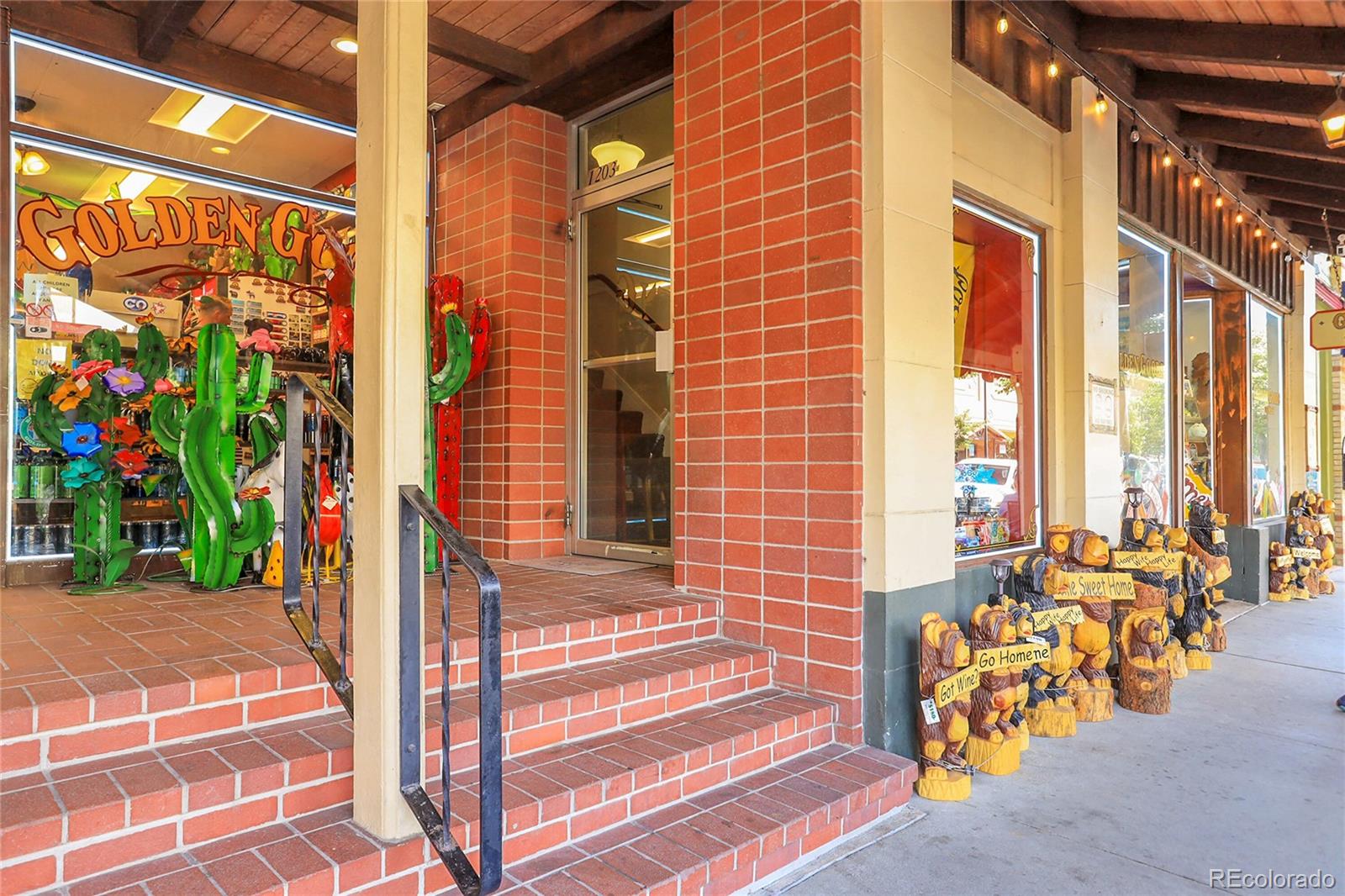1203 Washington Avenue 205