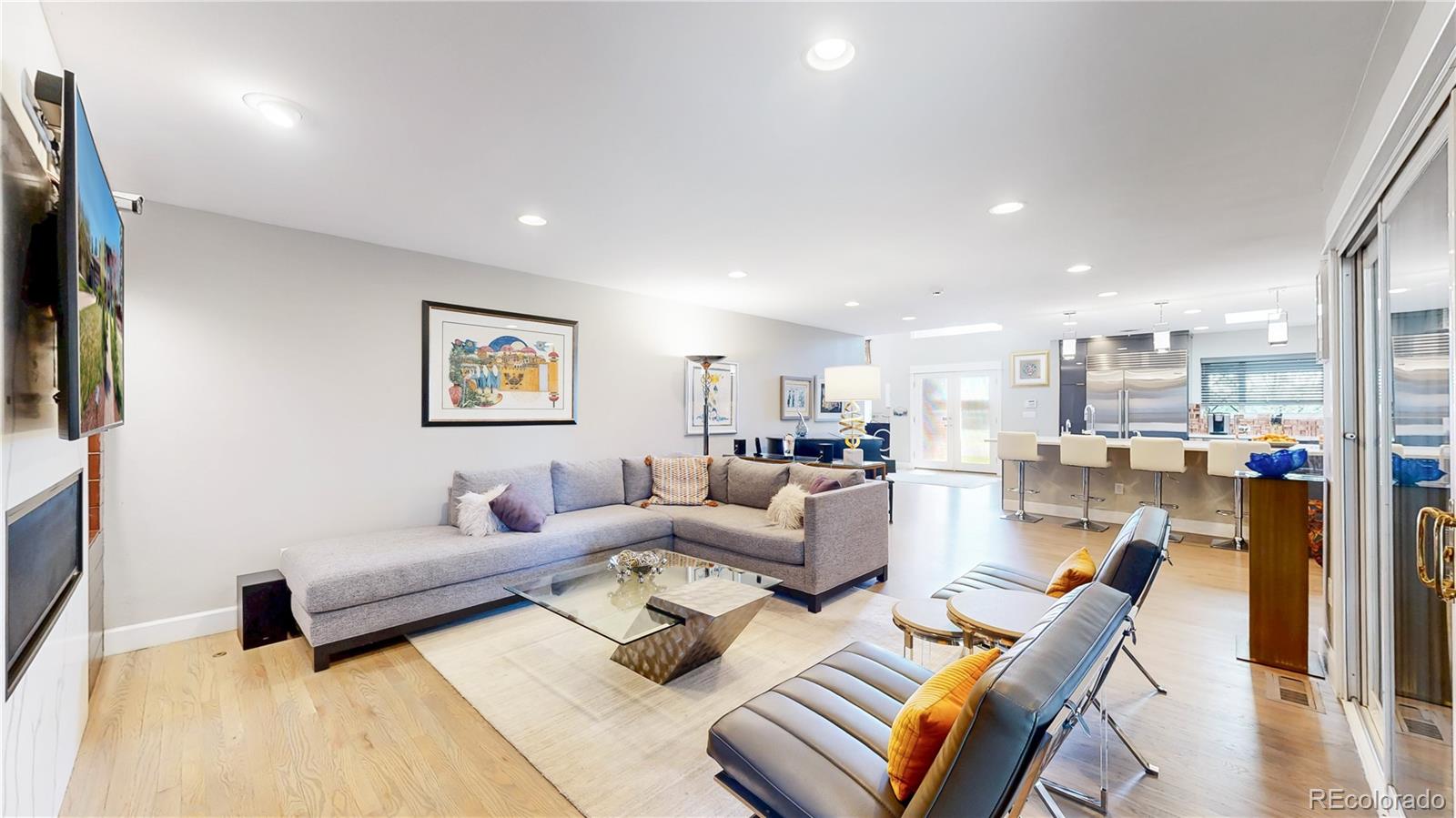 463 Locust Street