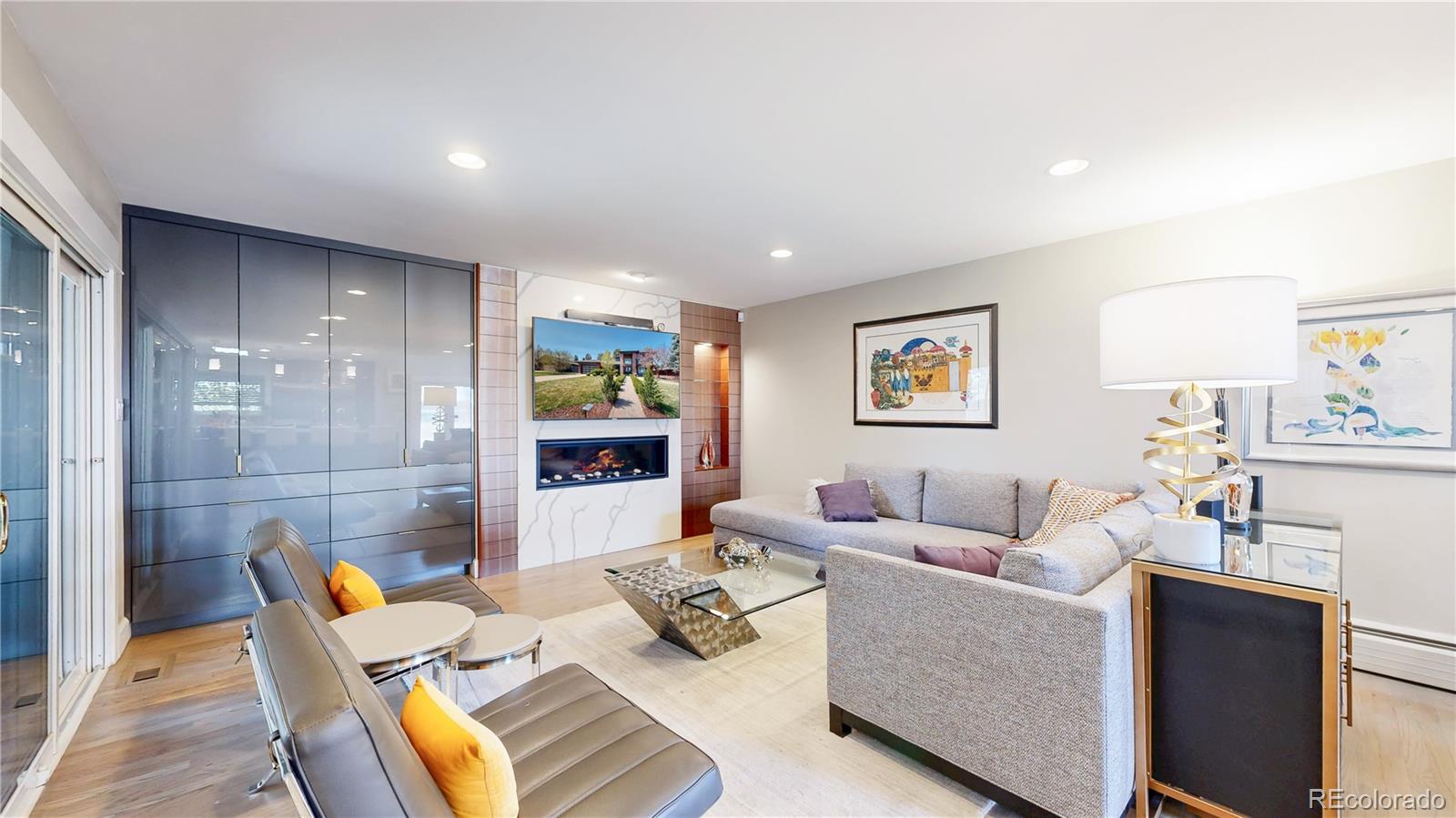 463 Locust Street
