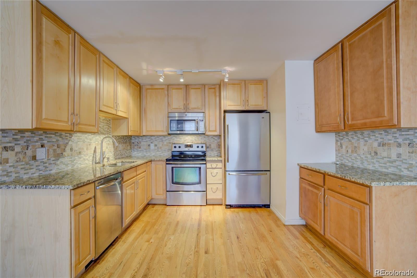 925 E 8 Avenue 140