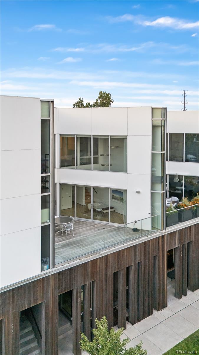 1115 W 37th Avenue