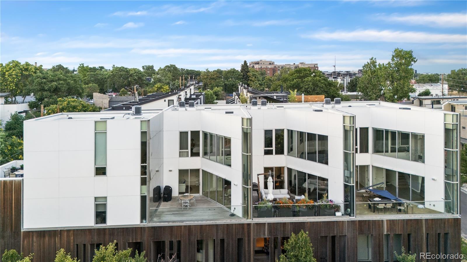 1115 W 37th Avenue