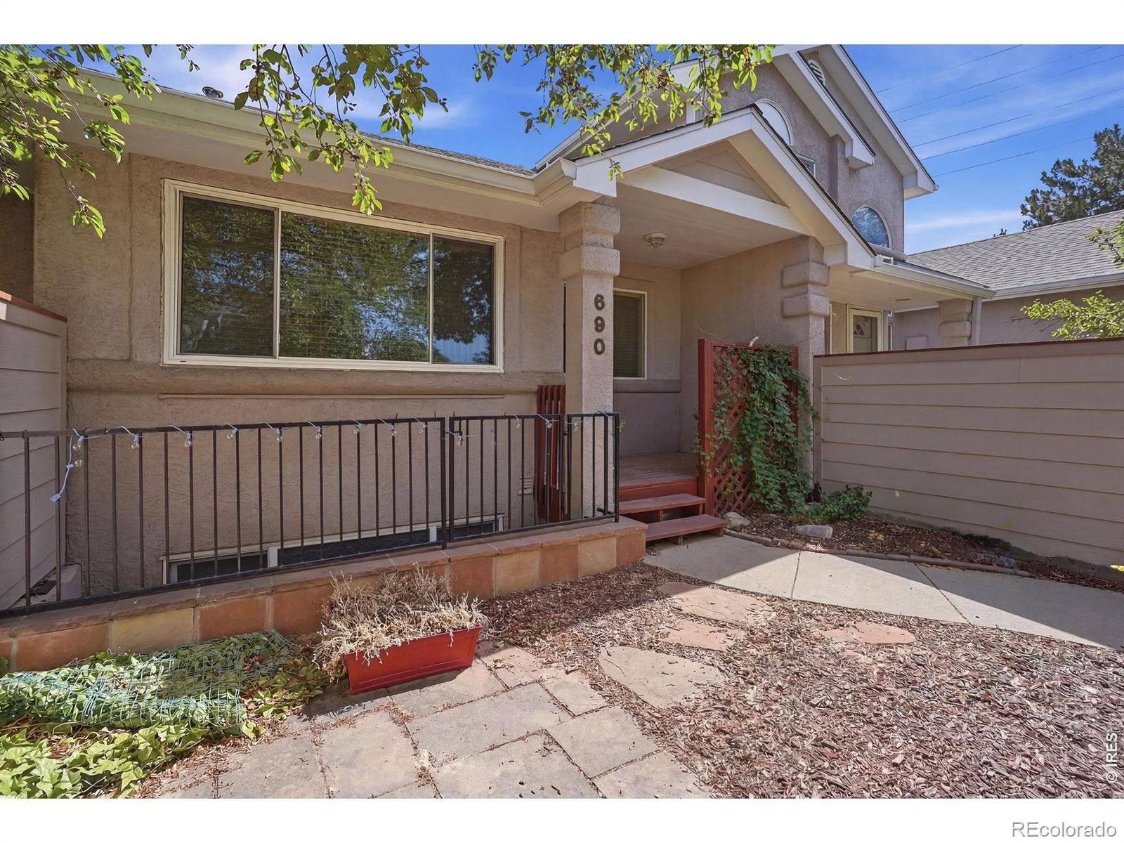 690 Ridgeview Drive