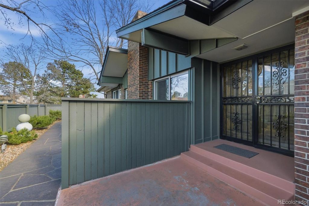 Photo of 7472 W Cedar Circle, Lakewood, CO 80226 (MLS # 2244633)