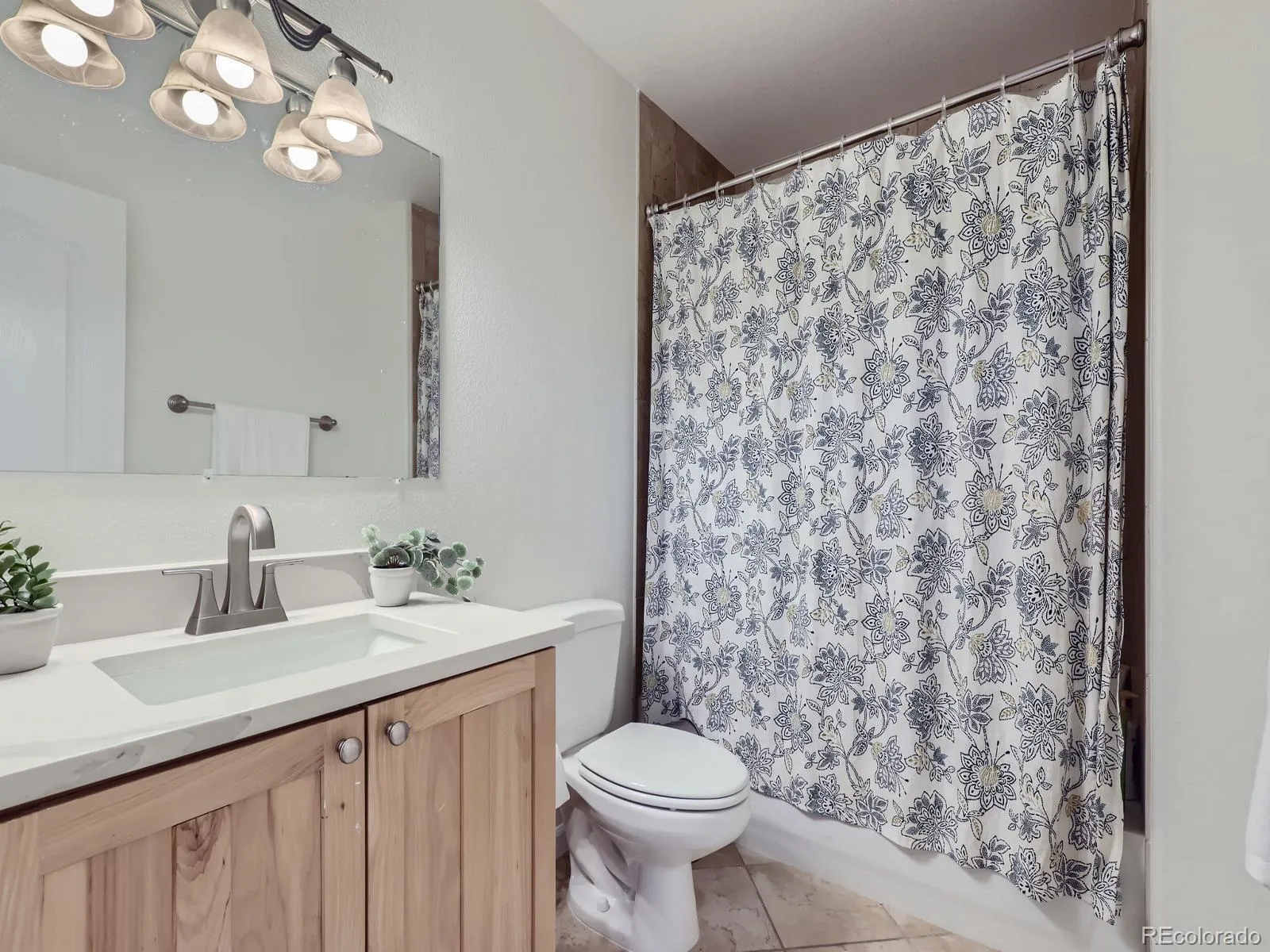 Denver, Colorado 80210, United States, 4 Bedrooms Bedrooms, ,4 BathroomsBathrooms,Residential,Pending,39264