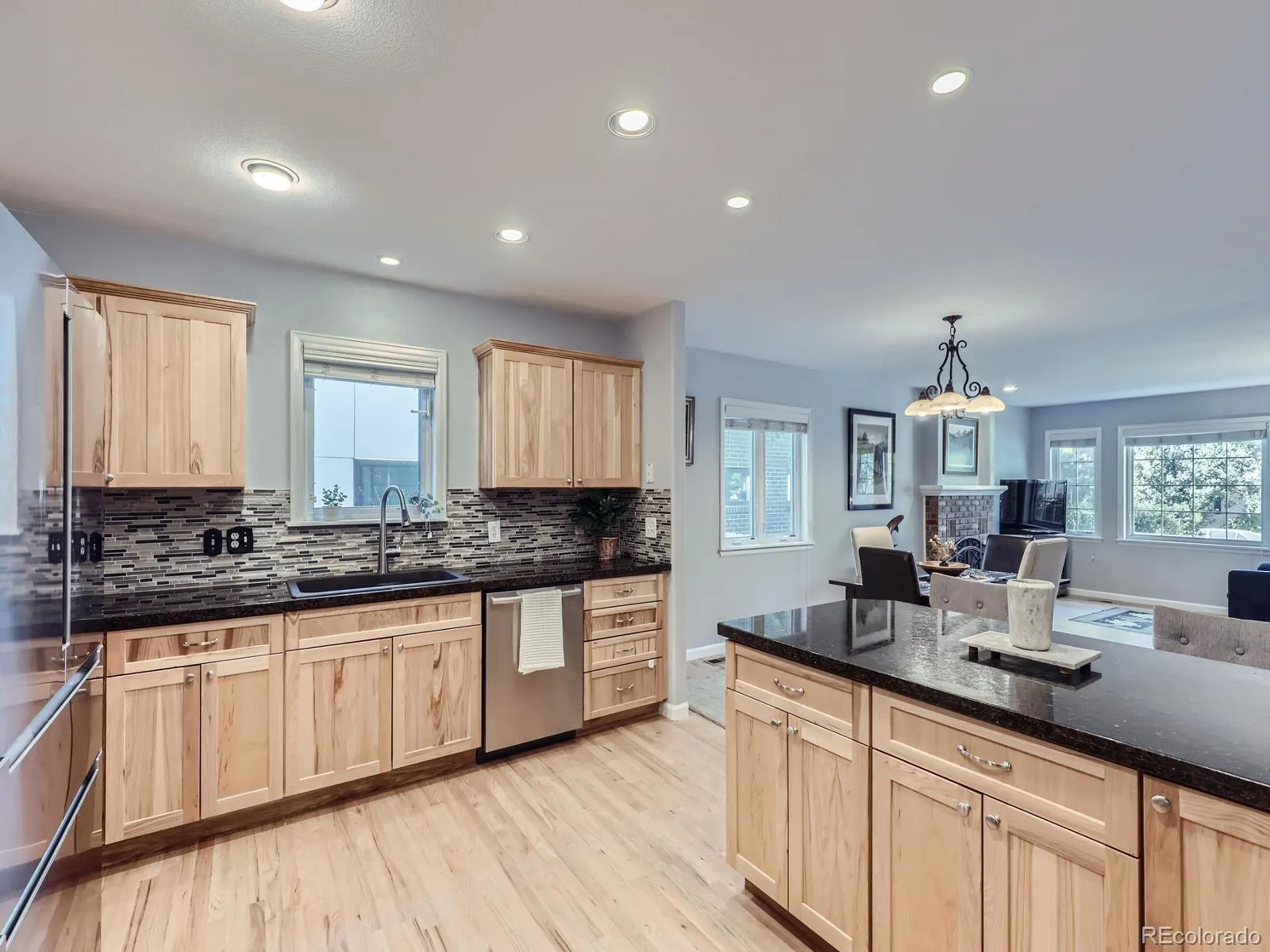 Denver, Colorado 80210, United States, 4 Bedrooms Bedrooms, ,4 BathroomsBathrooms,Residential,Pending,39264